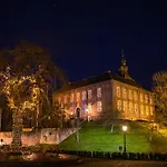 Landgoed Kasteel Oda ve Kahvaltı 3*